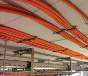 Cable pathway fixed to the ceiling thanks to a low profile cable support product